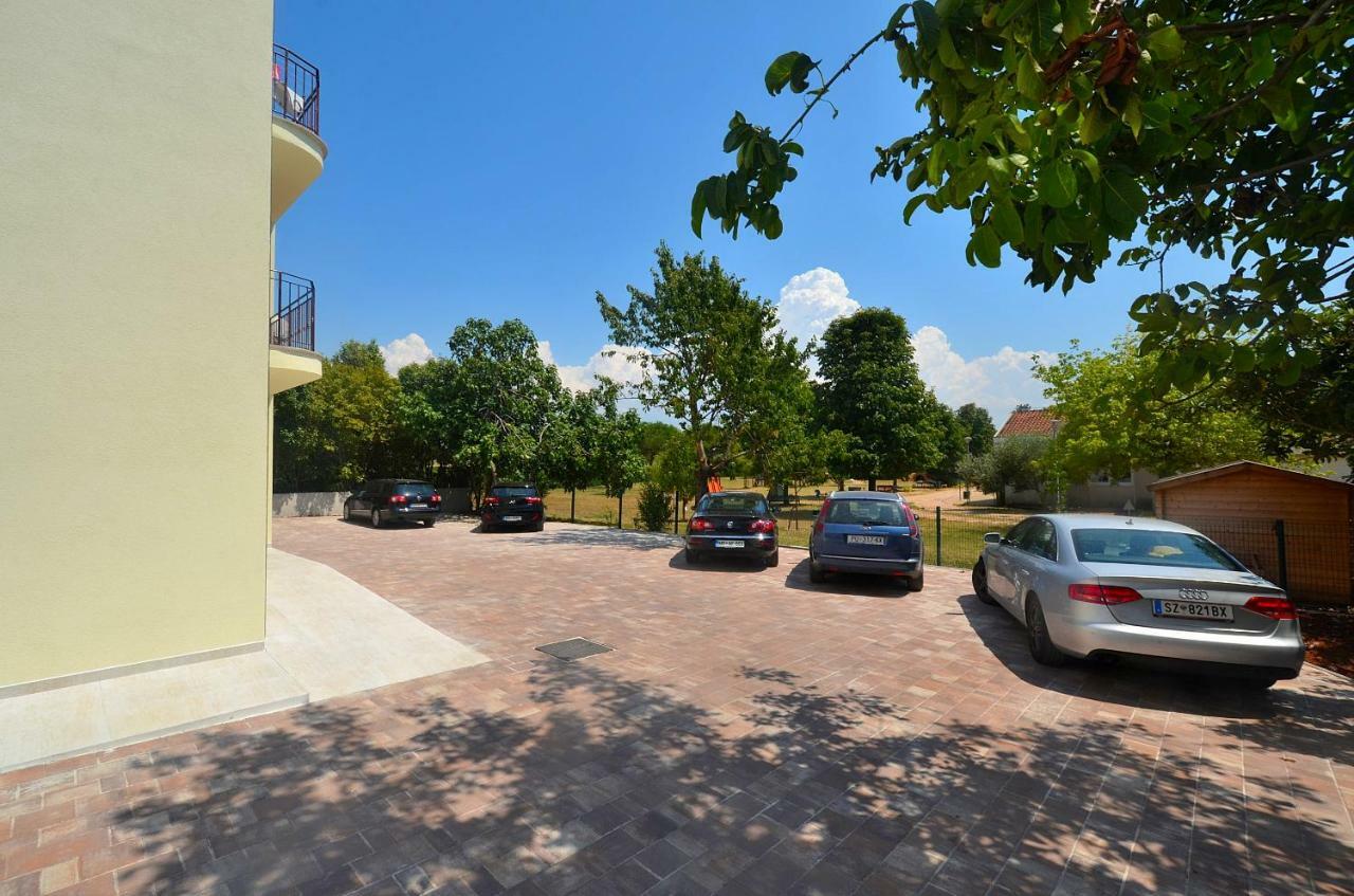 Stella Apartments Novigrad  ภายนอก รูปภาพ